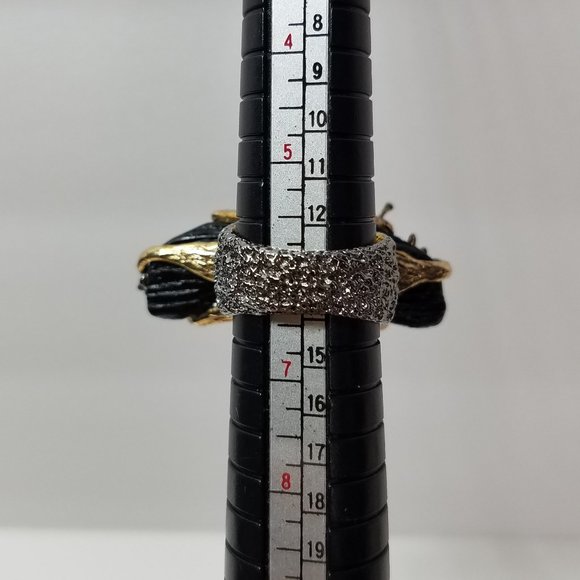 Women's Ring Ant on a Log with Red Sapphire Size 6 - Picture 10 of 11